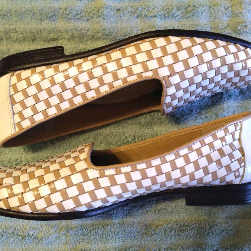 Women's Trotters Loafers Shoes